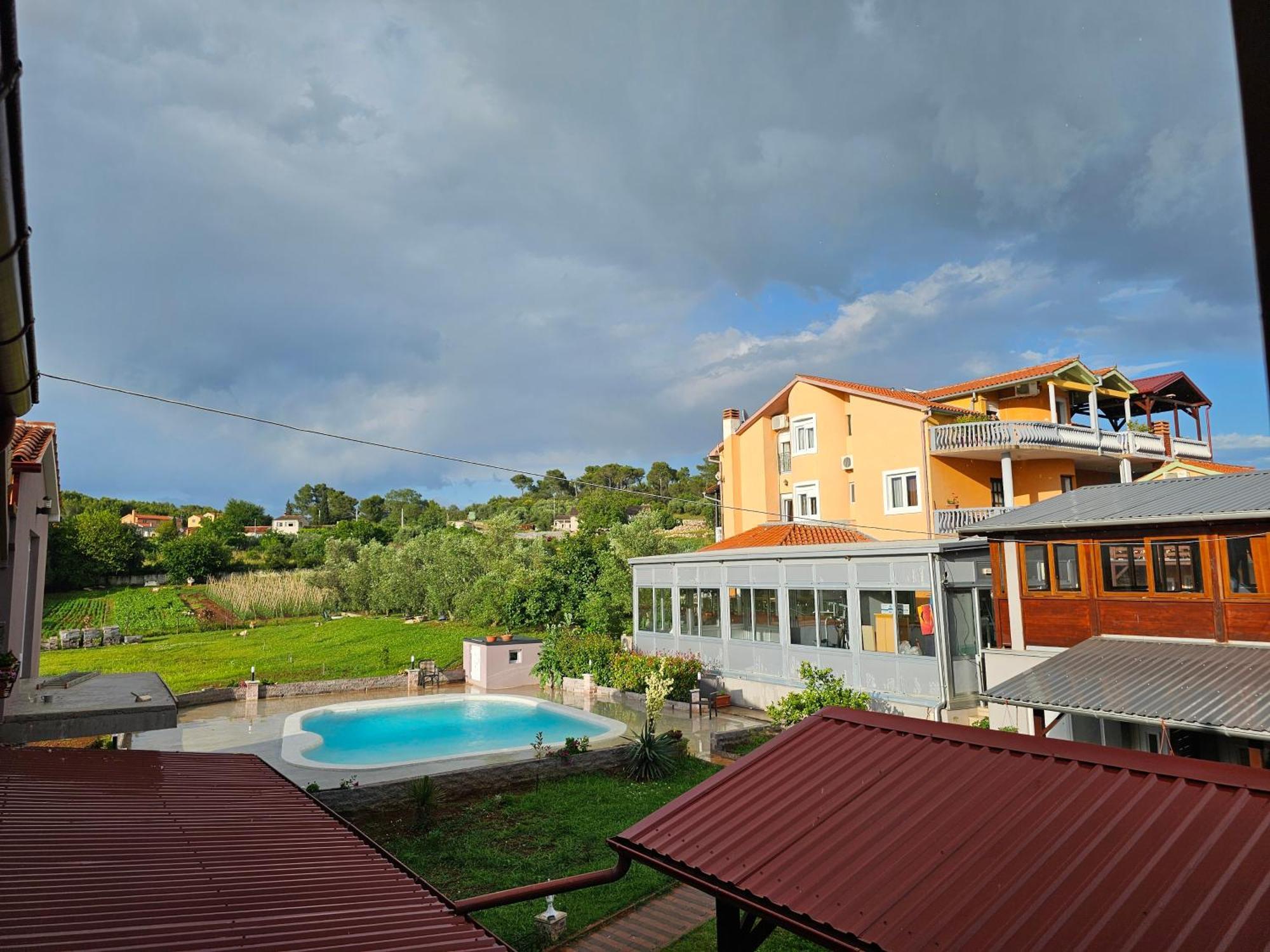 Apartments Seherzada Pula Exterior foto